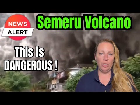 Largest Volcano on Java in Indonesia frightens Locals - Ash spewed 15,000 feet up in the Air !