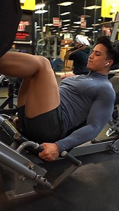 "Give this killer lower body workout a try," says Florida natty Gabriel Valantino. The 5'9", 180 lbs., 21 year old is training for Musclemania® Universe in Miami in June. -️ Dumbbell Sissy Squat 4 x 10-12 -️ Leg Press 4 x 10 -️ Quad Extension 4 x 12-15 -️ Hamstring Curls 4 x 10-12 | Musclemania