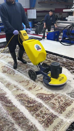 Heavy Duty Scrub: Unleashing the Cimex Machine for a Deep Clean! ⚙️🫧