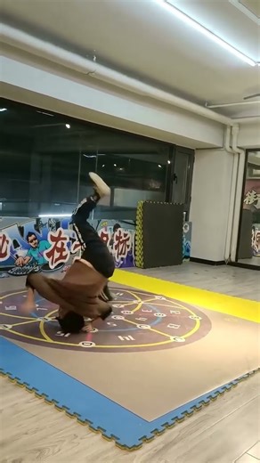Vip club breakdance #viral #shorts #breakdance #dancestyle #powerdance
