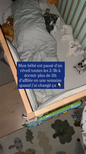 Cyrielle Dailly | Spécialiste Sommeil bébé enfant 💤 on Instagram: "Pourquoi certains bébés dorment toute la nuit… et d’autres non ? 👉 Première grande différence : Un bébé qui dort toute la nuit est généralement un bébé qui ne manque pas de sommeil. Contrairement à ce qu’on pense, un bébé trop fatigué ne dort pas mieux. Au contraire : moins il dort, moins il arrive à dormir. C’est un vrai cercle vicieux. Les bébés qui dorment bien sont souvent couchés aux heures réparatrices, là où le sommeil e