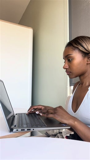 You don’t have to quit your 9–5 to take your dream seriously. Let your job fund the vision until the vision can fund you. #brandbuilding