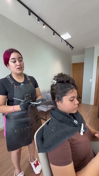 Dyeing my hair for an iPhone?📲 🤯 #foryou