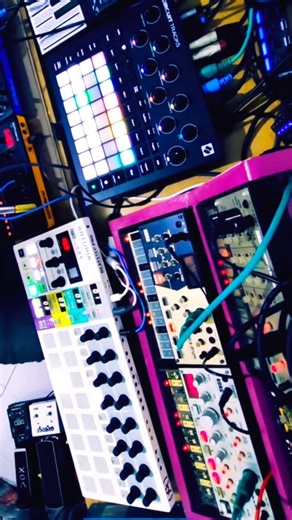 Industrial Jam Novation Circuit Tracks Minifreak Volca Beatstep Pro T8 J6 Roland