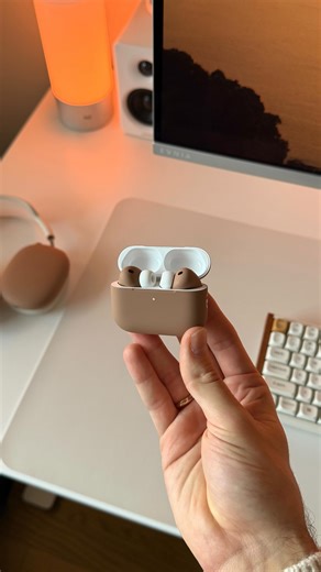 Ben Geskin on Instagram: "These are so beautiful! 😍🔥 Custom painted AirPods Pro 3 in the “Toasty Matte” color by @colorware_inc 👏"