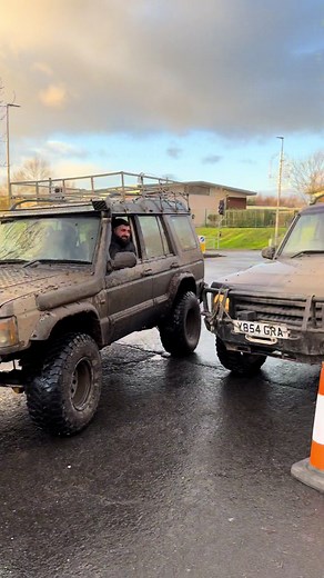 Explore Off-Road Adventure with Land Rover Disco 2