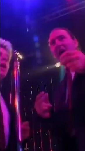 Shakin' Stevens - The Best Christmas of Them All (Top of the Pops, 1990)