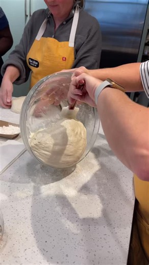 No need for kneading in this No Knead Bread Making class! 🍞🧑‍🍳 Chef Matt led students through the steps of how to make a variety of bread types (all from the same dough!). Flatbread, focaccia, and boule - oh my! Join us for a cooking class! Visit our class calendar to see what we’ve got coming up next: LINK IN BIO #bread #breadmaking #cookingclass #homecook #batonrouge #redstickspice | Red Stick Spice Company