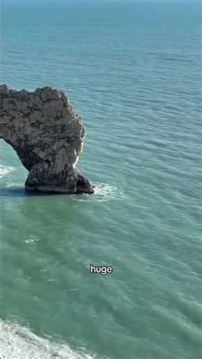 Discover Durdle Door, Dorset 🌊