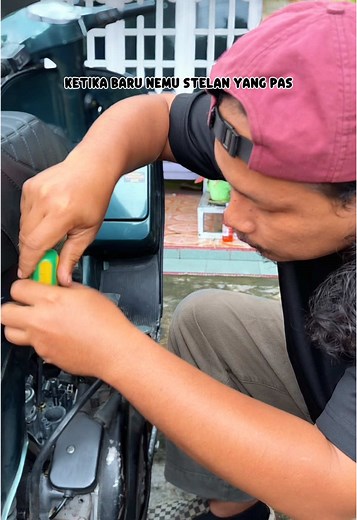 Motor Vespa Repair and Modification Process