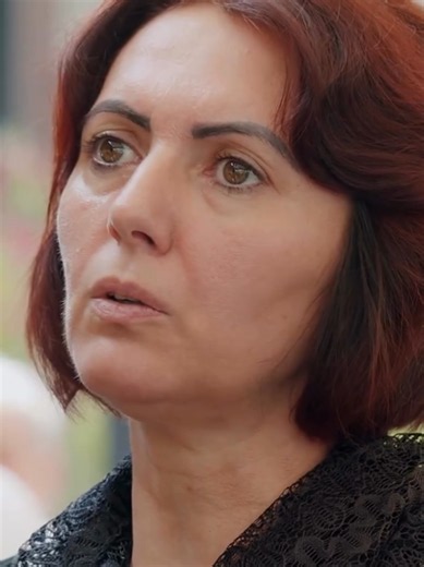 Nu am mai auzit niciodată așa ceva! Georgiana Lobonț, împreună cu un cor de copii și credincioși veniți din întreaga țară, au oferit un moment pe care nu îl auzi în fiecare zi – un moment divin, înălțător și plin de har. Rugăciunea și pricesna închinată Maicii Domnului au fost cântate cu atâta frumusețe și trăire, încât au atins inimile tuturor celor prezenți. Cu siguranță, această rugăciune a ajuns și în ceruri, la Bunul Dumnezeu și la Maica Domnului. Nu am mai auzit o asemenea pricesnă interpr