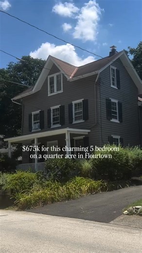 2.6K views · 71 reactions | This c1840 classic home has been thoughtfully refreshed, and sits on one of the prettiest plots in prime Flourtown @team.whetzel | The old house life | Facebook