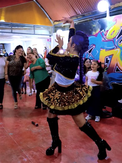 Rumi Trujillana: Humor and Modeling Tips