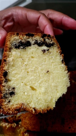 10K views · 229 reactions | Oreo Cookie Crusted Vanilla Bean Pound Cake #cakerecipe #VanillaBean #video #recipe Full video is posted on my YouTube channel The Chef and the Baker RVA | Mama Sofana's Buttercream Dreams | Facebook