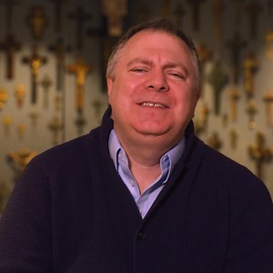 Holy Week is approaching. What are you doing to prepare? Join Matthew Kelly as he shares essential tips from St. John Paul II and St. Faustina to help you make this your best Holy Week ever! | Dynamic Catholic