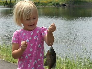Sunfish Pond reeling in kids in Brooklyn Park