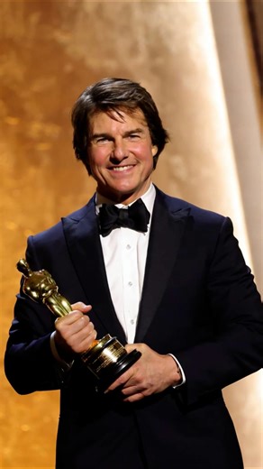 Tom Cruise Accepts Honorary Oscar In Moving Speech…