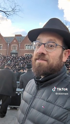 Rabbi Raps on TikTok