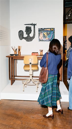 EXHIBITION OPENING RECAP! ✨ We had an incredible opening night for our new exhibition, “Material Curiosity by Design”. “Material Curiosity by Design” explores the prolific careers of midcentury designers Evelyn and Jerome Ackerman, whose works are shown in dialogue with select works by contemporary artists Porfirio Gutiérrez, Jolie Ngo, and Vince Skelly. Celebrated for their vibrant contributions to California modernism, the Ackermans partnered for decades on bold designs that brought warmth to 