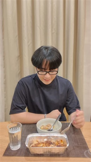 Maki *ੈ✩‧₊˚ on Instagram: "Home-cooked meals are the best and even better the next day, thanks to Panasonic! With its Prime Fresh compartment, I’m sure that my meals and ingredients are kept fresh and ready to cook and re-heat anytime! Plus, I can pair them with always crisp and cool drinks? Perfect! Love the Auto Ice Maker on my Panasonic Ref! #TrueJapaneseExcellence #PanasonicJapanQuality"