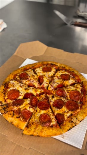 Celebrate National Pizza Month the right way — with the warm, garlicky goodness of our garlic parmesan crust! Comfort food perfection 😍🍕 . . . . . . #pizzalovers #syracuseeats #eastofchicagopizzasyracuse #pizzalove #eastofchicagopizza #supportlocal #syracuse #ny #newyork #goodeats #pizzatime #pizza #pizzaman #pizzanight #pizzagram #food #foodie #foodlover #foodies #goodeats #eats #cny #cnyfood | East of Chicago Pizza Syracuse
