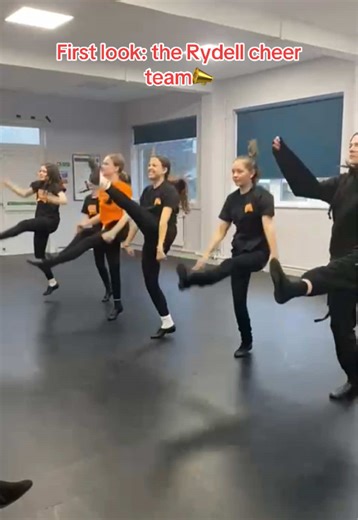 Our Rydell cheer team ran through their choreo for the first time this weekend! ⭐️ #relatable #worldwidetiktok #fyp #grease #rydellhigh