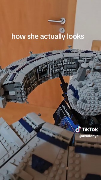 most unstable set jet so only on a 2x2 zylinder #legoucs #risky #railing #lego #diablo #klemmbausteine #starcraft #collection #collector #epic #tiktokoftheday #starwars #starwarsfan #starwarsfyp #battlefront3 #starwarsbattlefront3 #mouldking #blizzardentertainment #heartattack