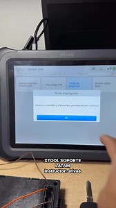 Renault Kwid - UCH Johnson - llave 4AProgramación de llave en banco pasó a paso 1. Equipos Xtool - XT90, X100PadElite 2. Inmovilizadores - Renault(Brasil) 3. Buscar modelo Kwid 4. Tipo2 (Johnson)5. Agregar llave - sacar pin code 32 dijitos utilizando cable USB del VCI al equipo 5. Esperar proceso de lectura de eeprom para sacar pin code. 6. Ahora tecla de programa ( programar llave) el proceso te indica que se elimina todo las llaves. No hay problema. 7. Apagar el encendido y retirar la llave, i