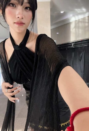 Exploring Traditional Burmese Dress Styles and OOTD