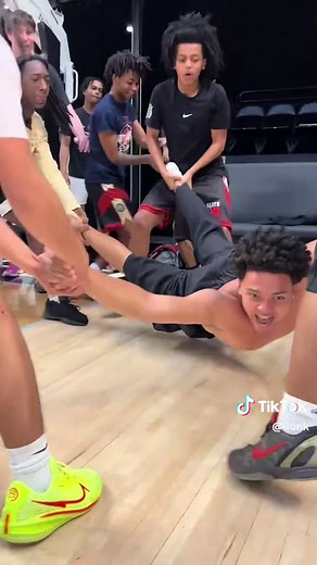 Dunk Highlights: Quincy Helsel's Stellar Defense