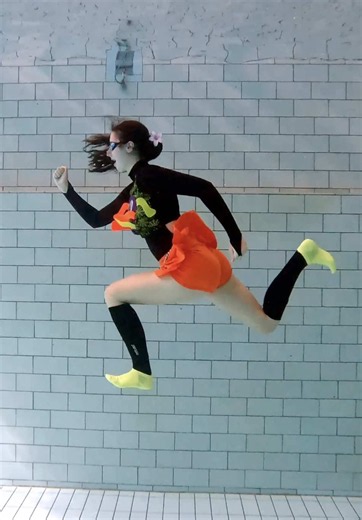 Underwater 360° Run — How Silvia’s No-Oxygen Pool Run Looks