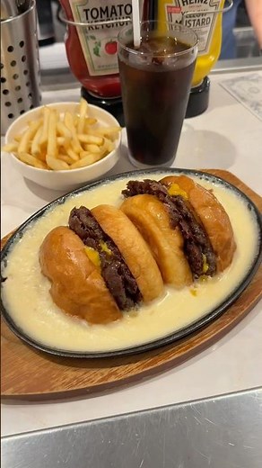 Japanese Cheese Hamburger🍔