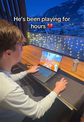 Gaming Tactics and Annoying Moments in Sword4000