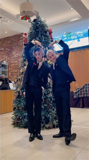 𝖧𝗈𝗅𝗂𝖽𝖺𝗒 𝖵𝗂𝖻𝖾𝗌 𝖫𝗈𝖺𝖽𝗂𝗇𝗀...💝 #StrayKids #스트레이키즈 #YouMakeStrayKidsStay