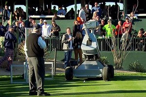Robot Golfer Scores A Hole In One (Video)