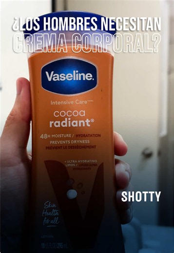 ¿La crema corporal realmente sirve? 👀 Piel seca. Piernas con apariencia blanquecina. Codos y manos resecas. Incluso tu perfume puede durar menos. La clave va antes del perfume. Hazlo así 👇 🚿 Paso 1 Sal de la ducha y sécate con toques, sin frotar la piel. 🧴 Paso 2 Aplica crema corporal en brazos, piernas, codos y manos. ✅Paso 3 Para uso diario, prueba Vaseline Cocoa Radiant Si tu piel está más reseca, usa Nivea Milk Piel Extra Seca ✅Paso 4 Si quieres un extra, aplica un Body Oil después de la