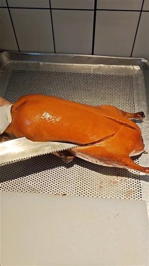 Beautiful 😋 Roasted Peking Duck 🦆🔪 #usa #viral #shorts