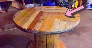 How To Build A Pallet Spool Cafe Table