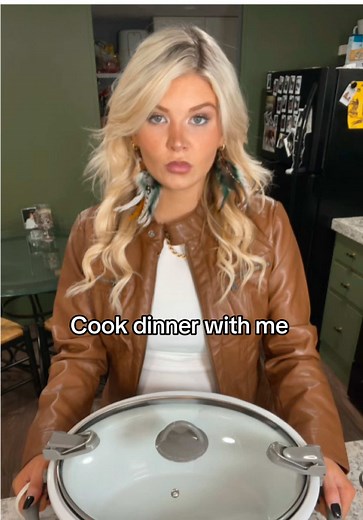 Easy Slow Cooker Gravy Chicken Recipe