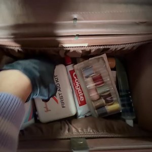 798K views · 20K reactions | This is the worst mess yet!️❄️粒 #abandoned #House #cleaning #antique #collection | Tia Weston | Facebook