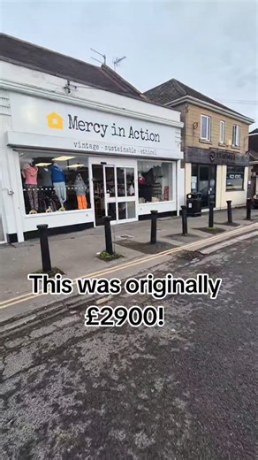 Emily on Instagram: "Can't believe I found this brand in a charity shop for as little as I did! Address: Mercy in Action Saltford BS31 3HQ #BargainHunting #reseller #fulltimereseller #Charityshop #fyp"