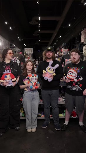 hottopic on Instagram: "Not even Caine’s hundreds of all-seeing eyes saw this coming. 👀🎪 Unbox Animiniz blind boxes w/ The Amazing Digital Circus voice talent. @glitch_prod"