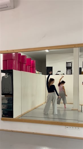 THERA on Instagram: "working & getting rdy with @adelamarkovaa"