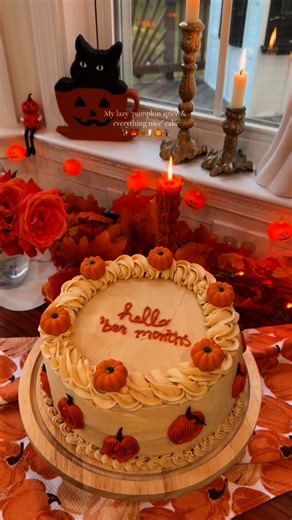 Mads ⋒ on Instagram: "RECIPE🍁Here’s how I made my lazy & super easy “pumpkin spice & everything nice” fall cake 🍁🍂🎃 It’s lazy in the best way with only two ingredients: • 1 box of spice cake mix • 15oz can pumpkin purée Just mix them together, pour into a pan, and bake according to the directions on the box. That’s it! For the frosting, I’m using store-bought buttercream and stirred in a little cinnamon (mostly for that cozy look ✨). To make the perfect pumpkin-orange color, I mixed white fr