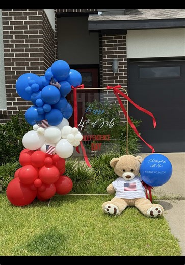 Let’s make your 4th of July celebration picture-perfect! #4thOfJuly #IndependenceDayDecor #BalloonBackdrop #PhotoZone #PartyDecor #BalloonDecor #BalloonGarland #EventStyling #HoustonPartyPlanner #HoustonBalloonArtist #HoustonEventDecor #CelebrateWithStyle #PartyVibes #HoustonEvents #KatyTXEvents #SugarLandEvents #RichmondTXEvents #TexasEvents #BackyardParty #BalloonStyling