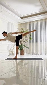 9.4K views · 224 reactions | Hôm nay quyết tâm đổi vibe! Không thất tình, không đau khổ, chỉ có mạnh mẽ, tự do và bùng cháy thôi nhé! Ai nói flow của tôi toàn thất tình   퐊퐇퐎́퐈 퐓퐇퐔퐎̂́퐂 Đ퐎̛̣퐈 퐂퐇퐎̛̀ ✍ 퐊퐈퐄̂퐍 퐒퐈퐕퐀 #flowbykiensiva #kiensiva #yogaflow | Kien Chi Siva | Facebook