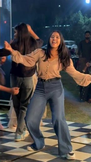 💕tujhko hi dulhan 💥 banangua girl dance video in desi style.