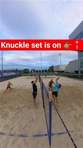 Tomahawk dig + knuckle set = flashy setup for the score‼️ 🏐 #beachvolleyball #volleyball #seattle