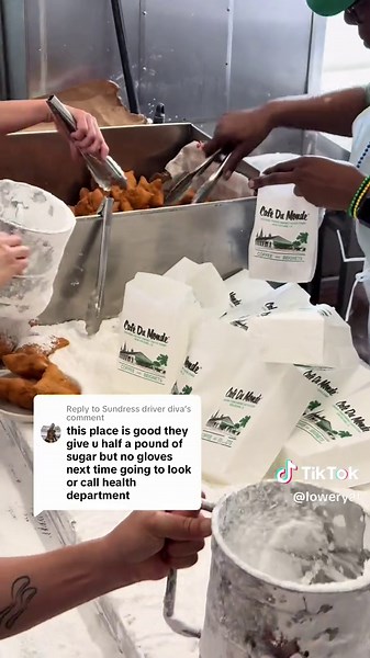Exploring New Orleans Beignets at Cafe Du Monde