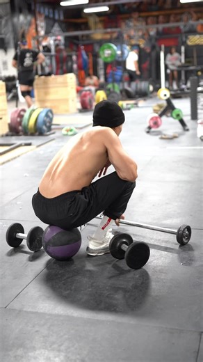 5.5M views · 10K reactions | What should I throw at him next? 樂#handstand #handbalance #balance #bodyweighttraining #strength #bodyweighttraining | Prove It | Facebook